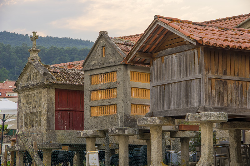 西班牙加利西亞Pontevedra的Combarro的典型谷倉特寫。攝影圖片