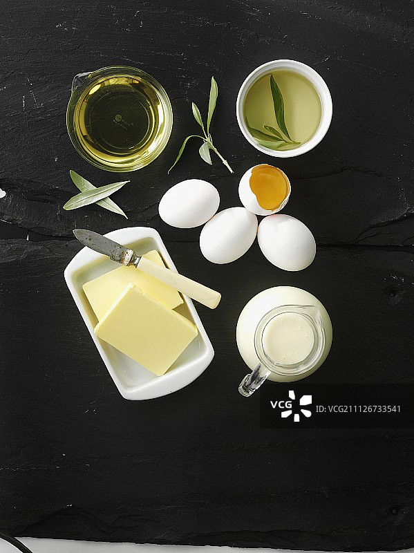 黄油，鸡蛋，奶油和橄榄油图片素材