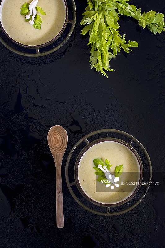 奶油芹菜蘑菇汤图片素材