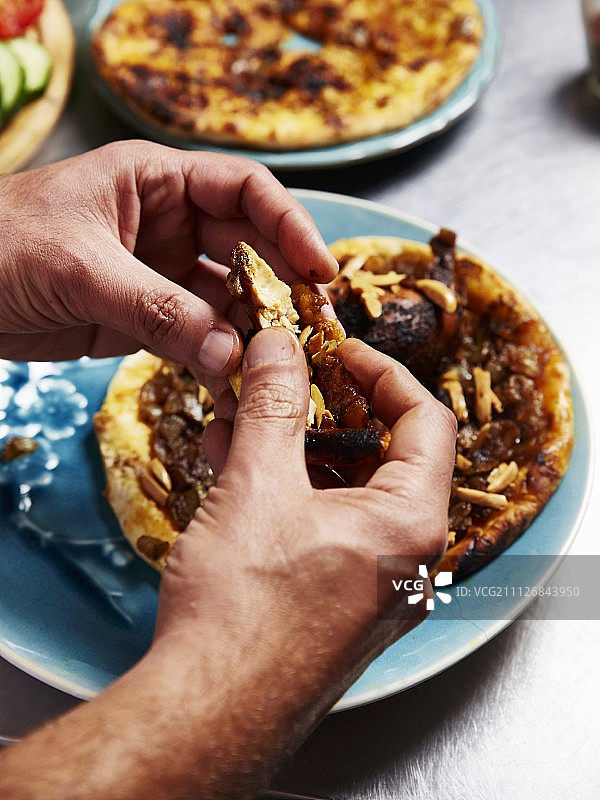 Musakhan无酵面包烤鸡(巴勒斯坦)图片素材