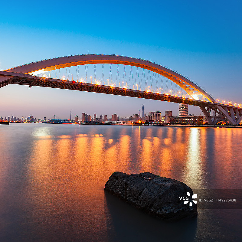 上海卢浦大桥夜景风光图片素材