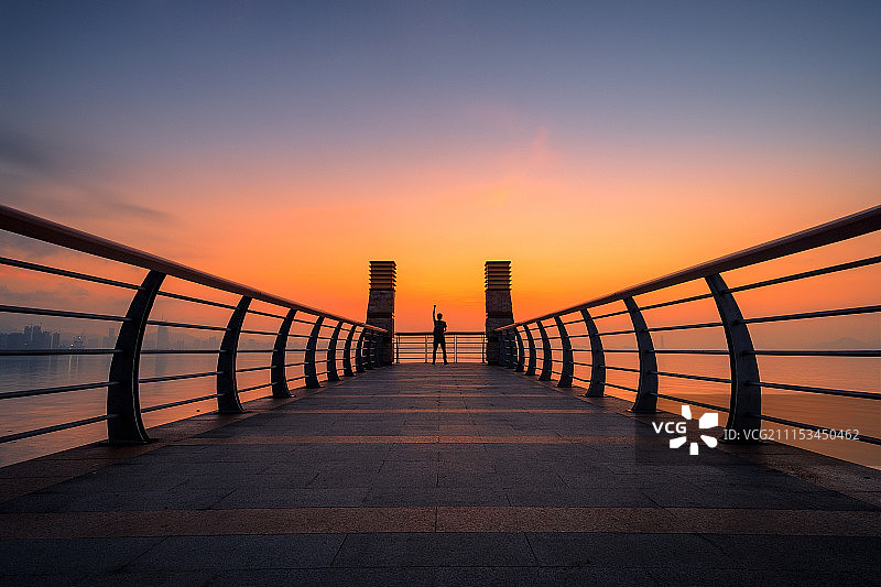 深圳湾的黎明图片素材
