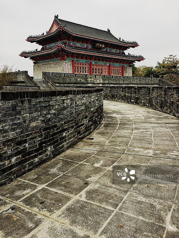 广东惠州西湖旁的朝京门城墙图片素材