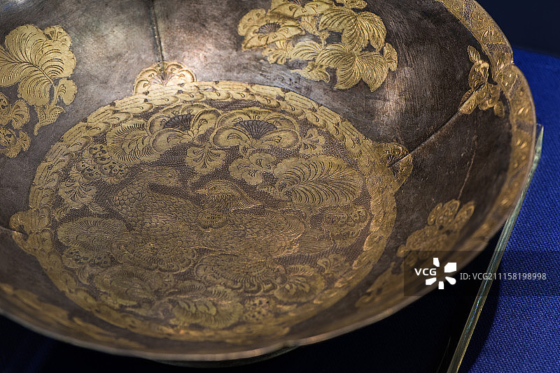 辽代鸳鸯纹金花银碗（黄金 白银）内蒙古博物馆 博物院收藏图片素材