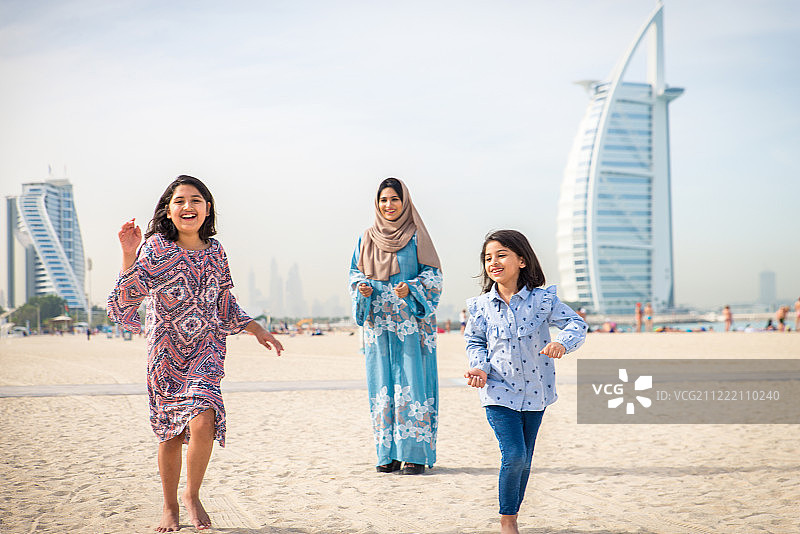 迪拜的幸福家庭图片素材