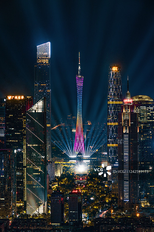 广州塔和广州灯光展夜景图片素材