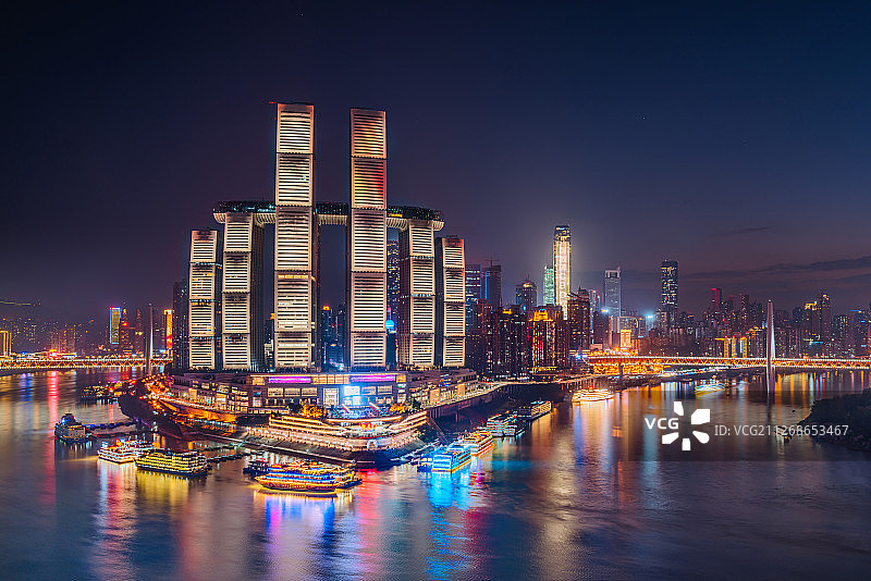 中国重庆朝天门码头高视角夜景风光图片素材