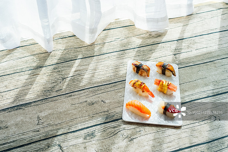 日式寿司拼盘图片素材