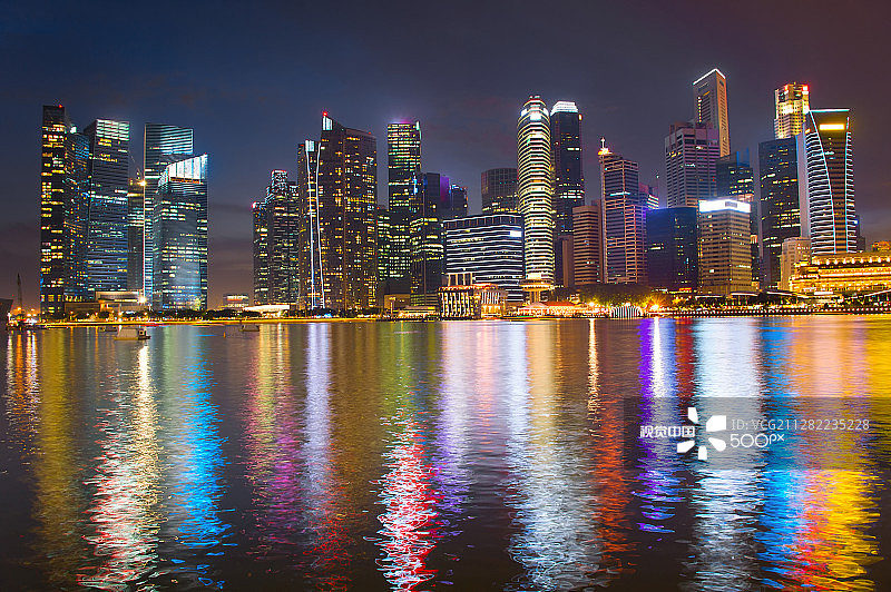 新加坡商业中心的夜景图片素材