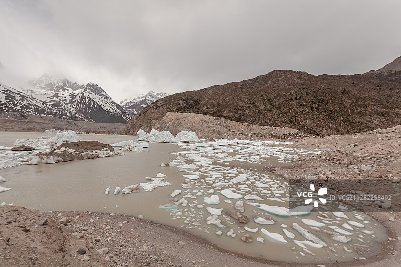 青藏高原自然风光：来古冰川图片素材