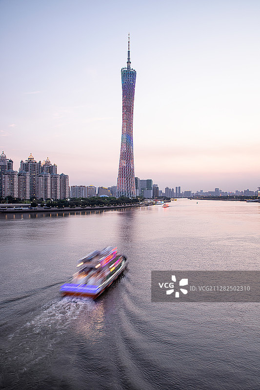 广州塔-珠江新城城市天际线黄昏夜景图片素材
