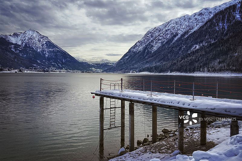 冬天的湖景图片素材