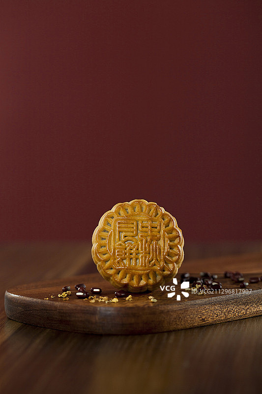 中秋节月饼和红豆桂花图片素材