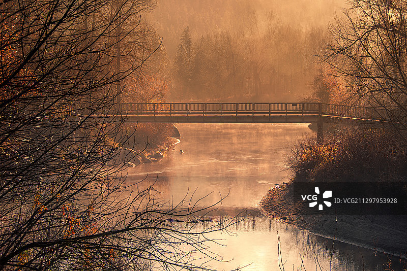《河上的桥》，莱文沃思，美国图片素材