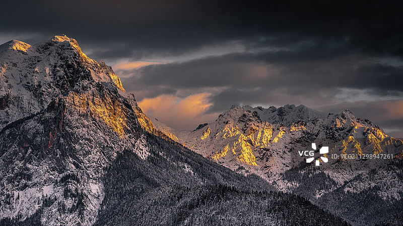 风景雪山对天空在日落，昂肯，奥地利图片素材