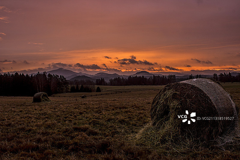 捷克共和国日落时天空的风景图片素材