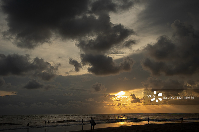 日落时的海滩景色图片素材