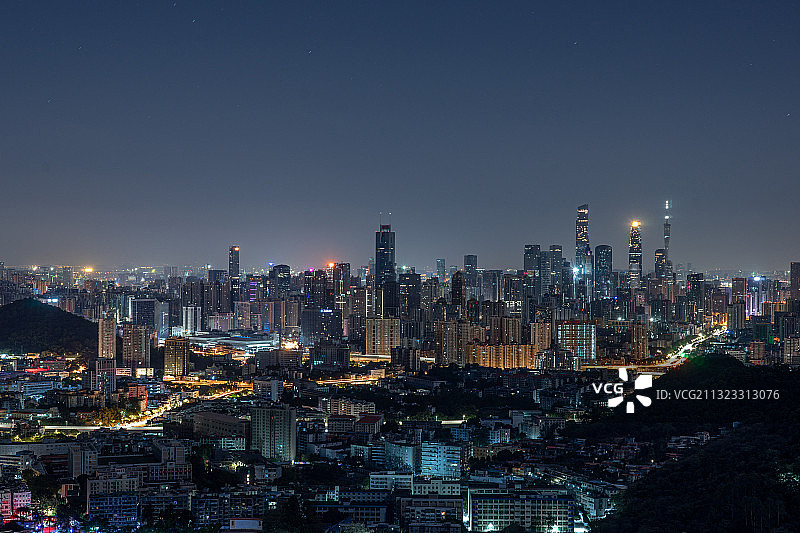 中国广州白云山远眺城市建筑天际线繁华夜景图片素材