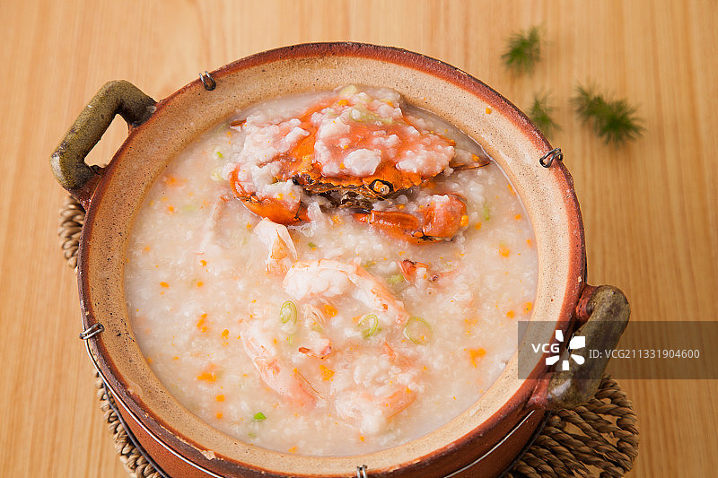 螃蟹虾海鲜砂锅粥图片素材