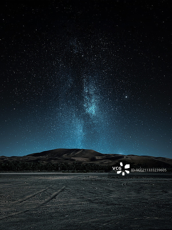 阿拉伯联合酋长国夜空下的星空风景图片素材