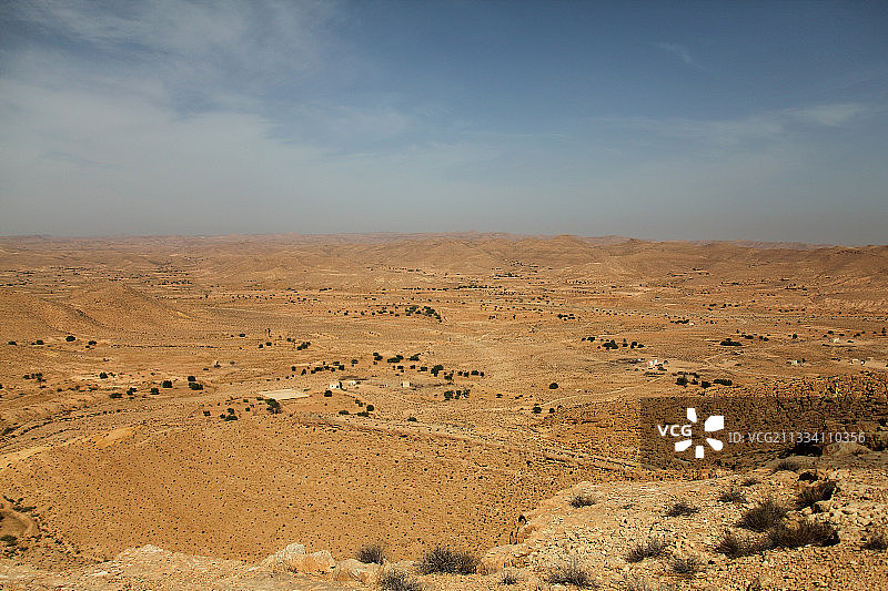 突尼斯塔塔瓦因地区的沙漠景观图片素材
