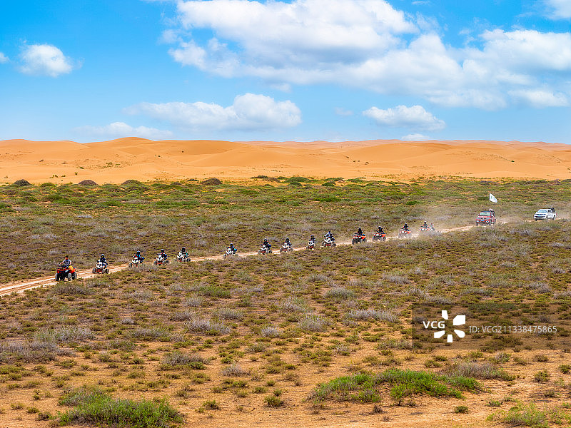 ATV越野，沙漠戈壁草原穿越图片素材