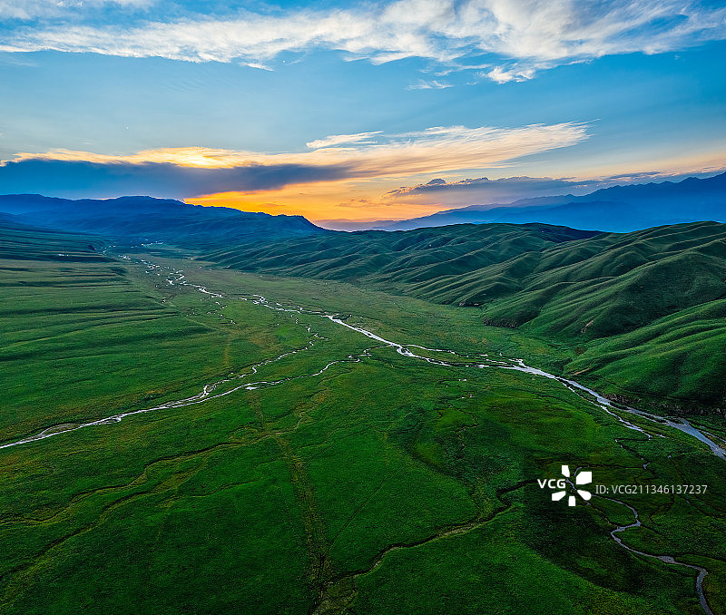 新疆维吾尔自治区伊犁新源县那拉提草原景区航拍图片素材
