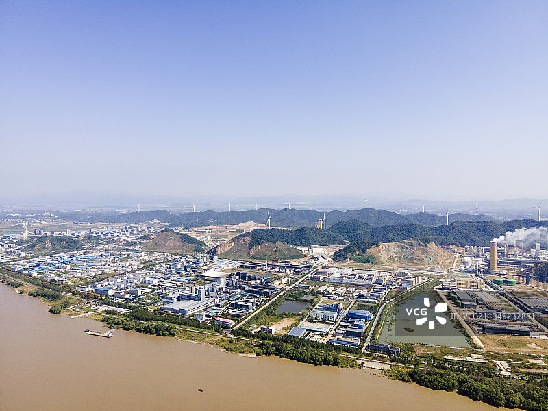航拍长江港口，码头，工业区图片素材