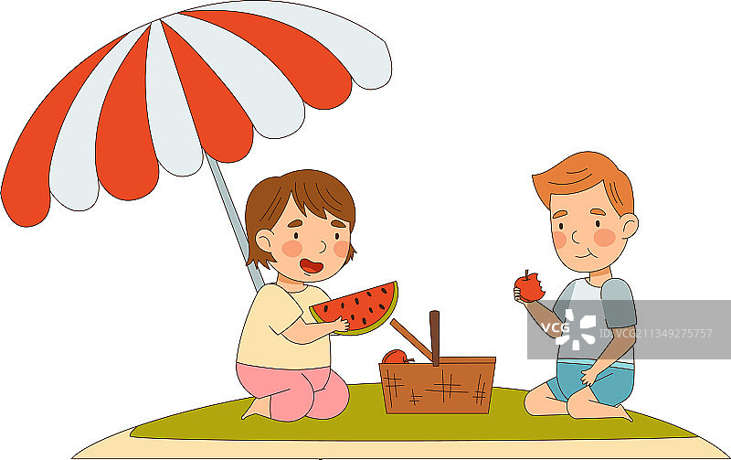 微笑的小男孩和小女孩享受夏天图片素材