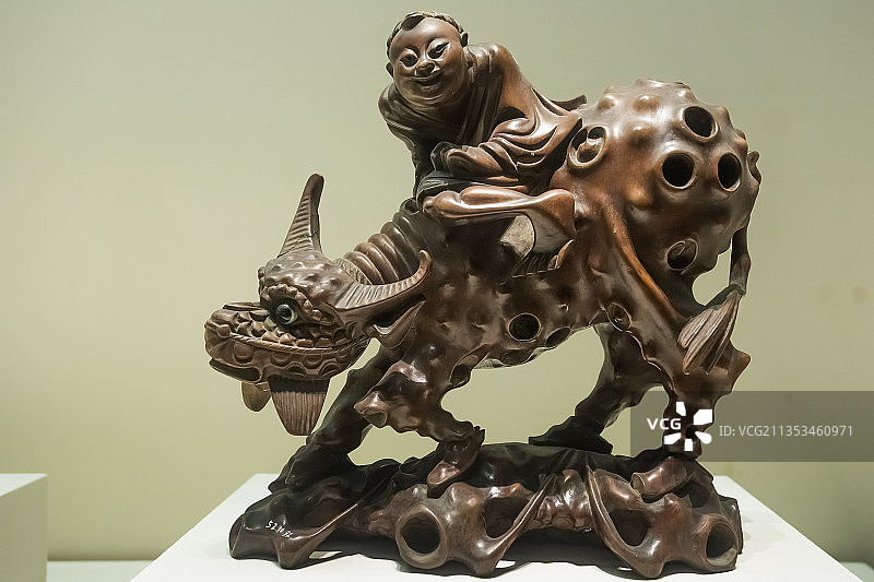 北京中国国家博物馆木雕牧童骑牛像清图片素材