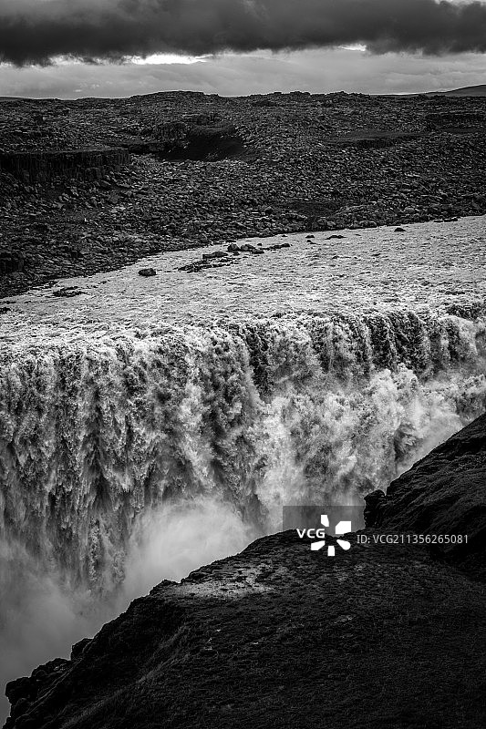 冰岛，德提福斯，瀑布与天空的风景图片素材
