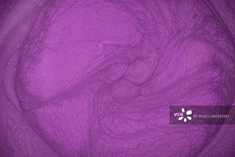 酒精墨水的漩涡在紫丁香，薰衣草，紫罗兰的回忆图片素材