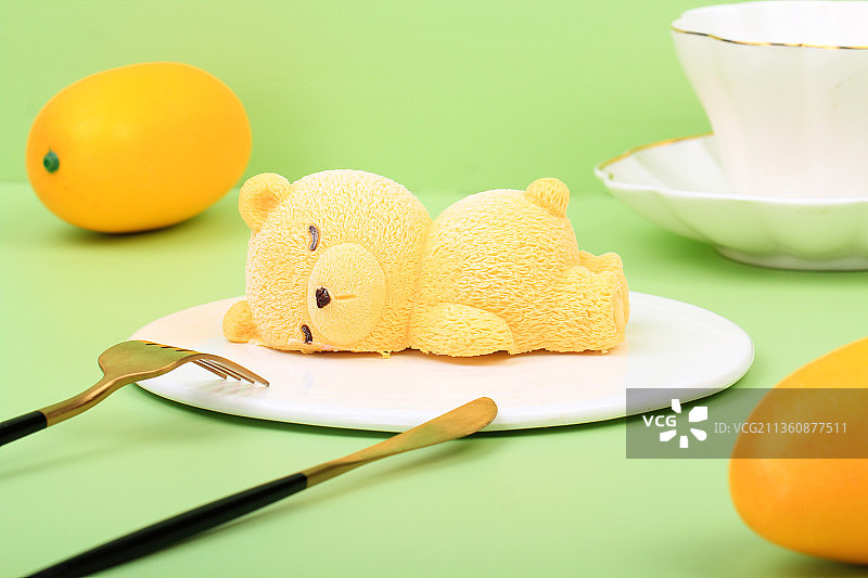甜品蛋糕瞌睡熊芒果图片素材