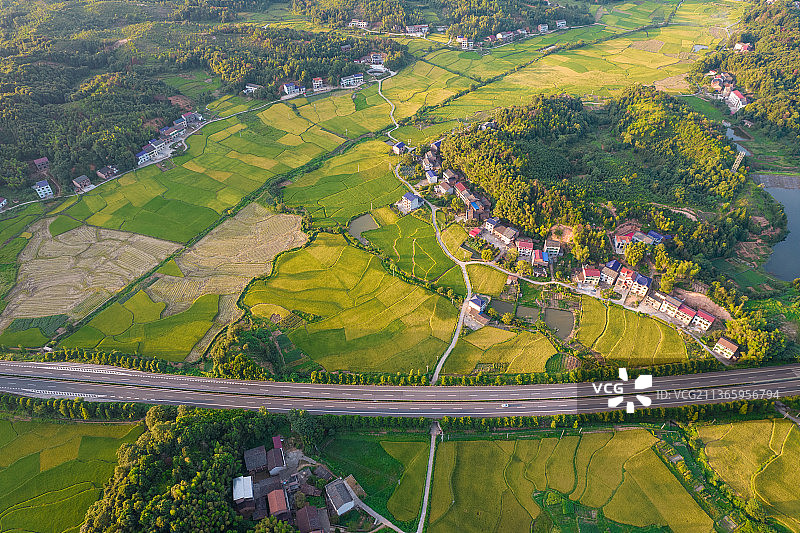 航拍乡村稻田自然风光高速公路图片素材