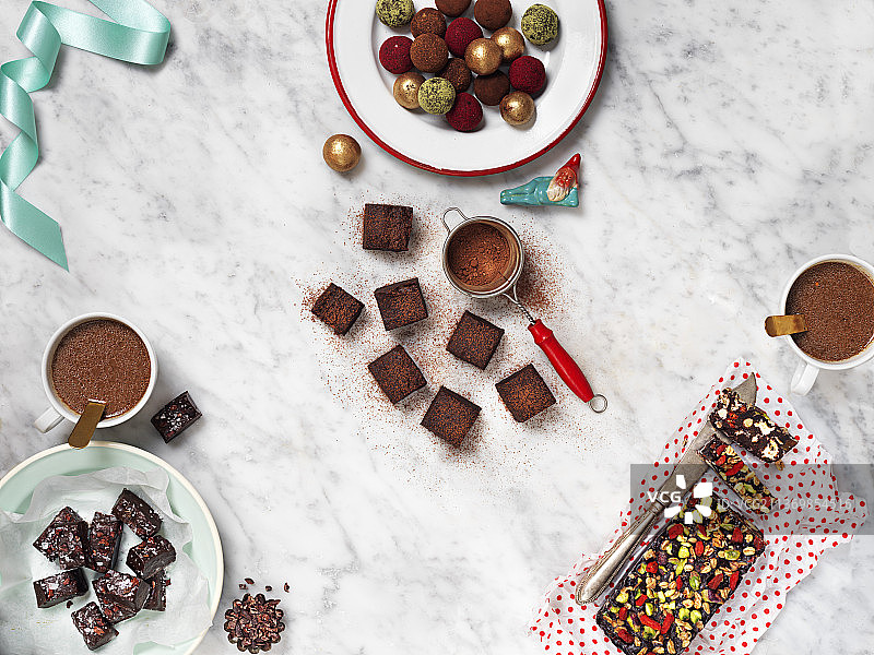 自制圣诞糖果和热巧克力图片素材