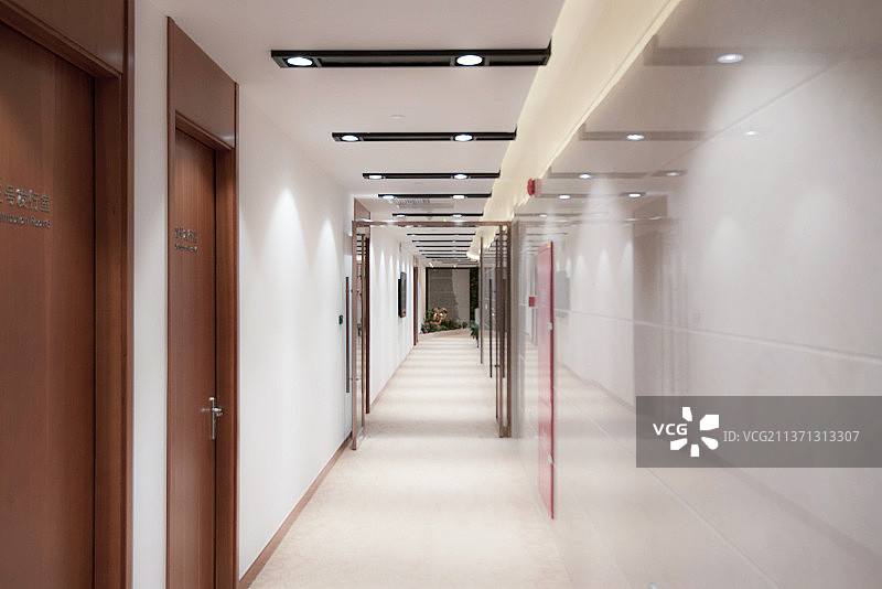 上海现代建筑办公室走廊图片素材