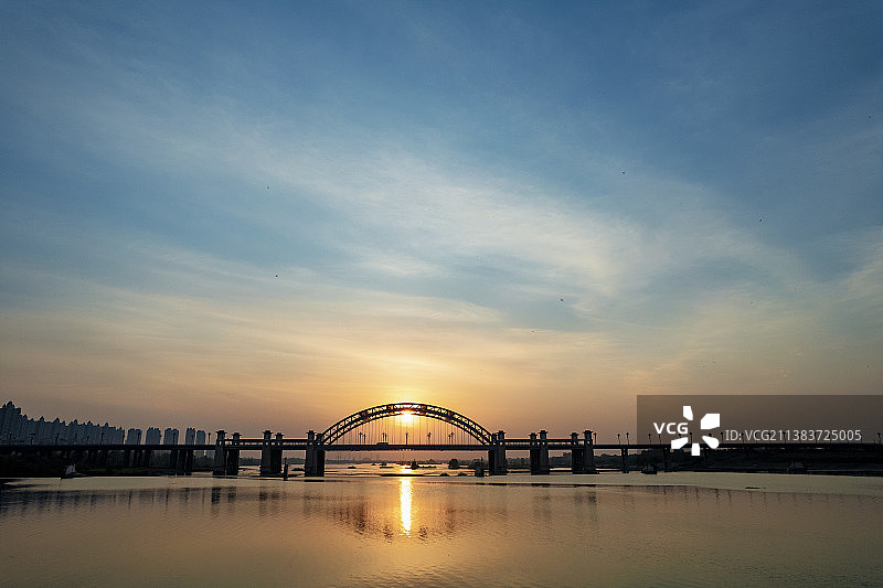 现代化高科技桥梁美景河南洛阳洛河上的李城大桥壁纸风光图片素材