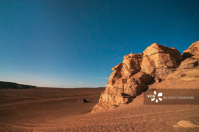 新疆哈密魔鬼城艾斯克霞尔遗址戈壁银河星空自然风光图片素材