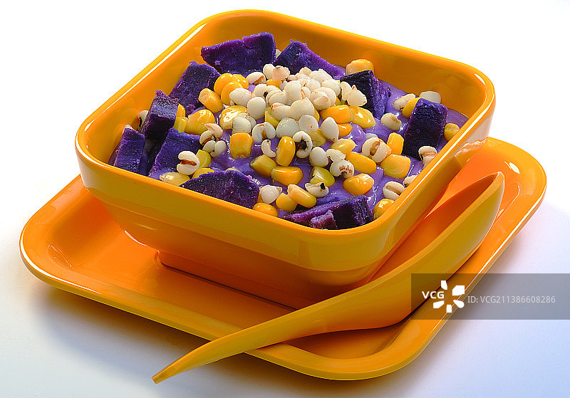 冰镇紫薯玉米薏米羮图片素材