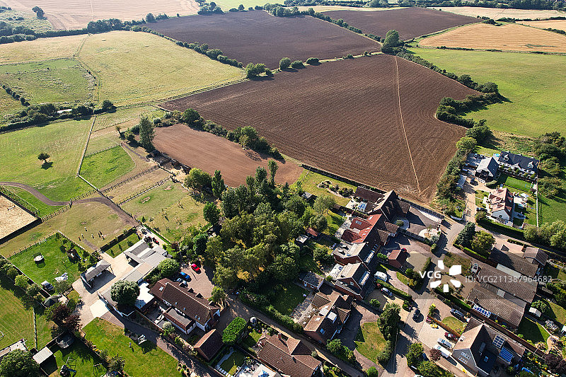 英国乡村无人机拍摄的美丽鸟瞰图在卢顿英格兰，Pulloxhill，英国，英国图片素材