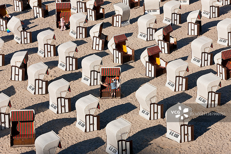 塞林，德国，海滩篮子柳条盖的座位，塞林，鲁根岛，波罗的海海岸，梅克伦堡-西波美拉尼亚，德国图片素材