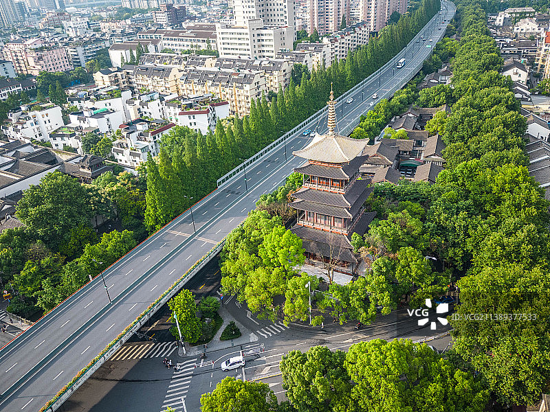 杭州城南中河高架旁的望仙阁图片素材