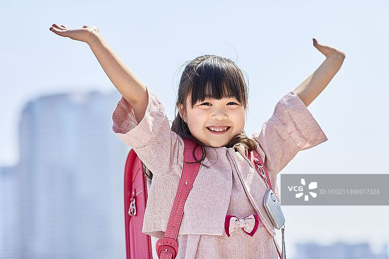 日本小学女生摆姿势图片素材
