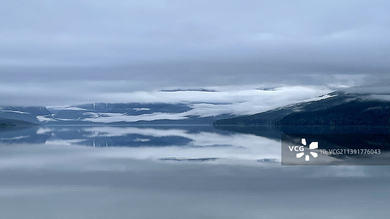 美国蒙大拿州麦克唐纳湖逆天的风景图片素材