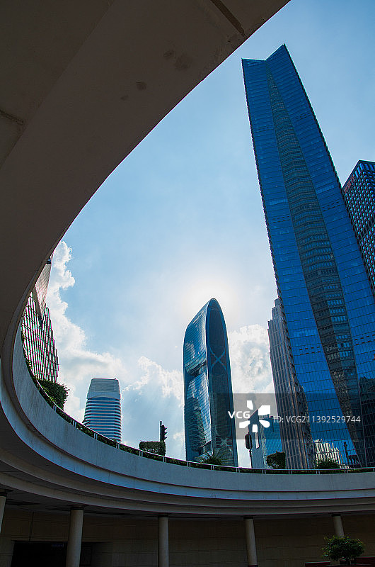 中国广东广州金融区的摩天大楼图片素材