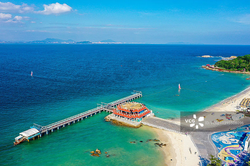 航拍海南三亚蜈支洲岛旅游区 海景度假区风光图片素材