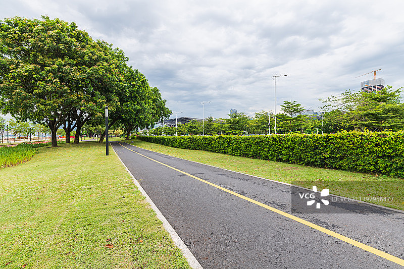 广州亲水公园自行车跑道图片素材