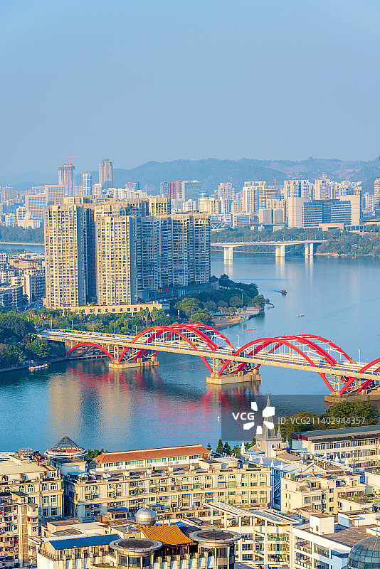 中国广西柳州马鞍山远眺柳江文惠桥图片素材