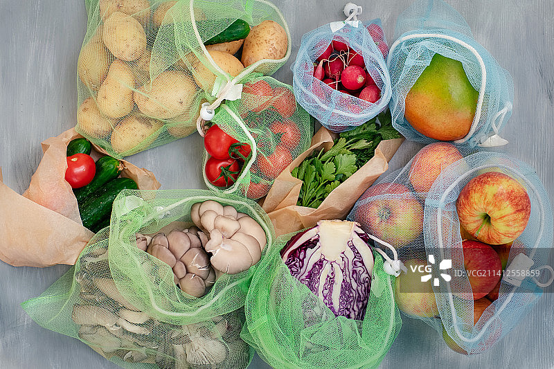 环保概念-水果和蔬菜可重复使用袋图片素材