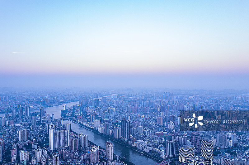 广州珠江岸城市建筑群与日出航拍风光图片素材